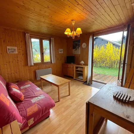 En Bois Avec Terrasse Et Jardin A Barcelonnette